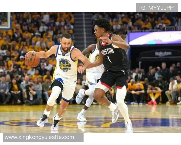 科尔感激库里和巴特勒的场边支持这对年轻球员成长至关重要